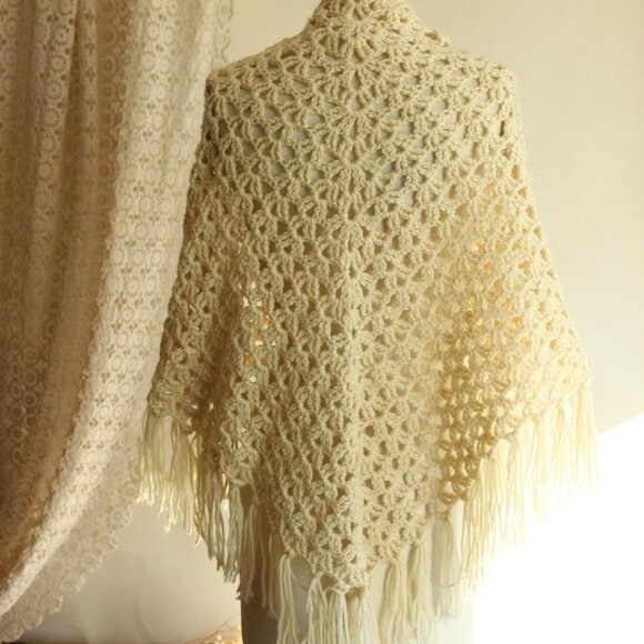 Vintage 1960s 1970s Shawl, Ivory Knit with Fringe Cape or Wrap - Picture 10 of 11